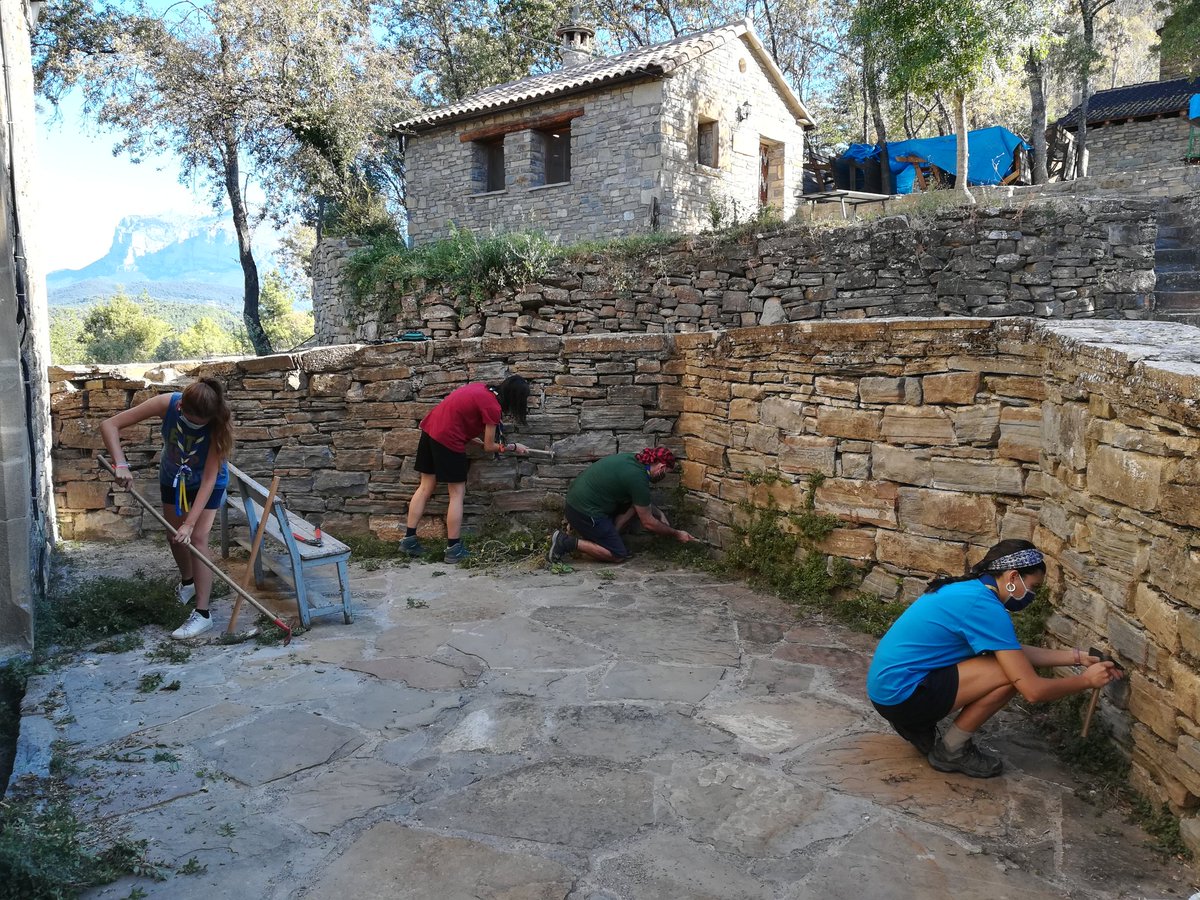 griebal's tweet photo. Fin de semana de servicio en #Griebal, realizando labores de mantenimiento y disfrutando de la naturaleza, con las medidas de prevención y seguridad necesarias #SiempreAdelante https://t.co/rNTEO74WTV