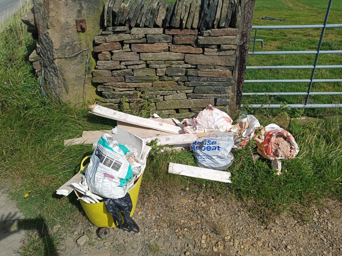 CMBC_CPT's tweet photo. Team 3 from the Community Protection Team patrolling Cold Edge Road and discovered areas of fly tipping respect the countryside TIP IT NOT DUMP IT
@CMBC_CSRT
@Calderdale
@Suewarden306
#keepcalderdaleclean
#yourtownnotyourdump https://t.co/uyT7K9USS9