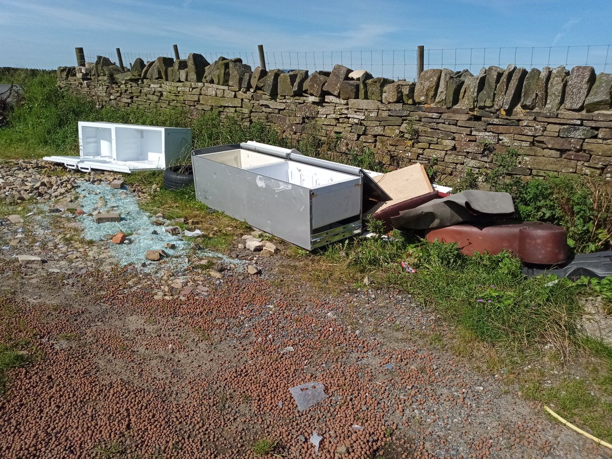 CMBC_CPT's tweet photo. Team 3 from the Community Protection Team patrolling Cold Edge Road and discovered areas of fly tipping respect the countryside TIP IT NOT DUMP IT
@CMBC_CSRT
@Calderdale
@Suewarden306
#keepcalderdaleclean
#yourtownnotyourdump https://t.co/uyT7K9USS9