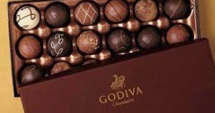 RaulTorres_P's tweet photo. #MiChocolateTop nada de sublimes, princesa o cañonaso, esos son para los pobres, para mi el Godiva a lo Nadine.

@MananaMaldita https://t.co/xFUJbvbdTN