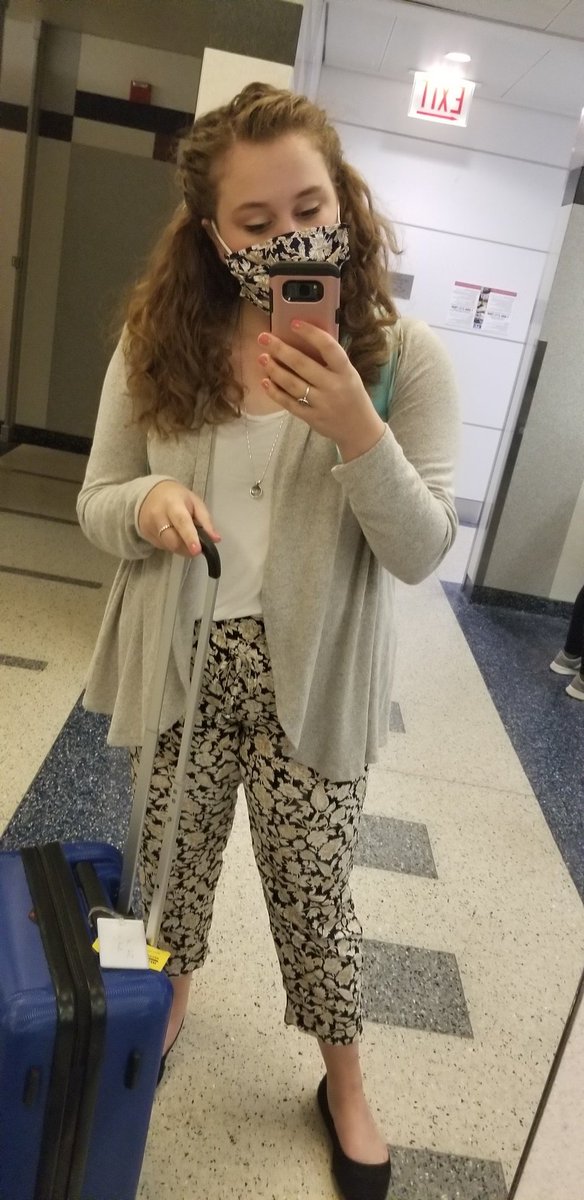 paige_gagliardi's tweet photo. Participating in @Schultzzie's #maskitmonday with my matching soft pants that I'm wayyyyyy to proud of https://t.co/xY4XIqnlGP