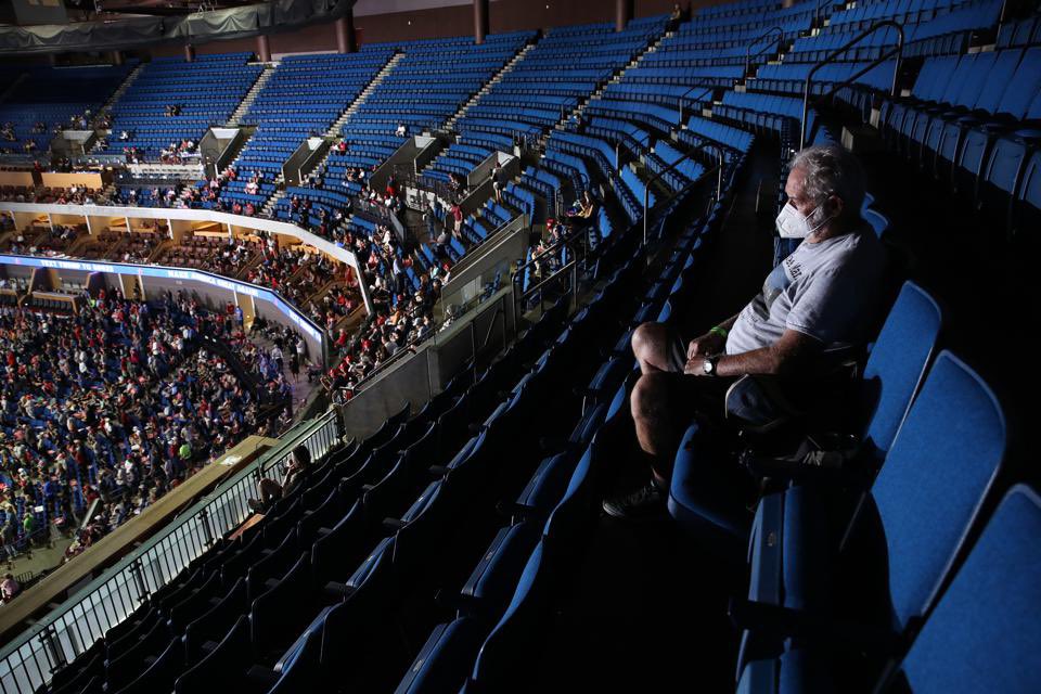 buffiehb's tweet photo. @notaedonis Lol. They don’t want to end up with a shitload of empty seats again. So embarrassing! #TulsaFail https://t.co/IxQiNgvzhE