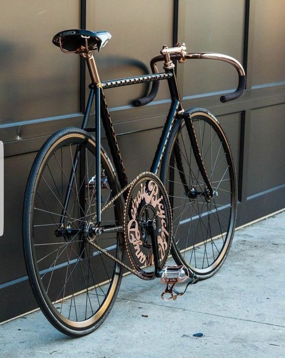 Freesailman's tweet photo. #RaiTour bicicletta per il Mortirolo 
@f_pancani @SaligariM 😂😂 https://t.co/iCvEkjCDCp