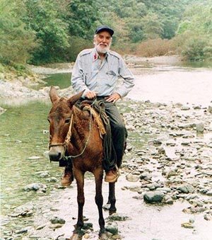 GuillePaz12's tweet photo. Ayer hicieron 22 años de la muerte del q en 1940 fundara la Sociedad Espeleológica de Cuba. Sus inquietudes científicas lo llevaron a regiones disímiles como el Polo Sur y el Amazonas. Fue autor de valiosos textos de Geografía de Cuba. Hablo del científico Antonio Núñez Jiménez. https://t.co/msqW6Rx4Uu