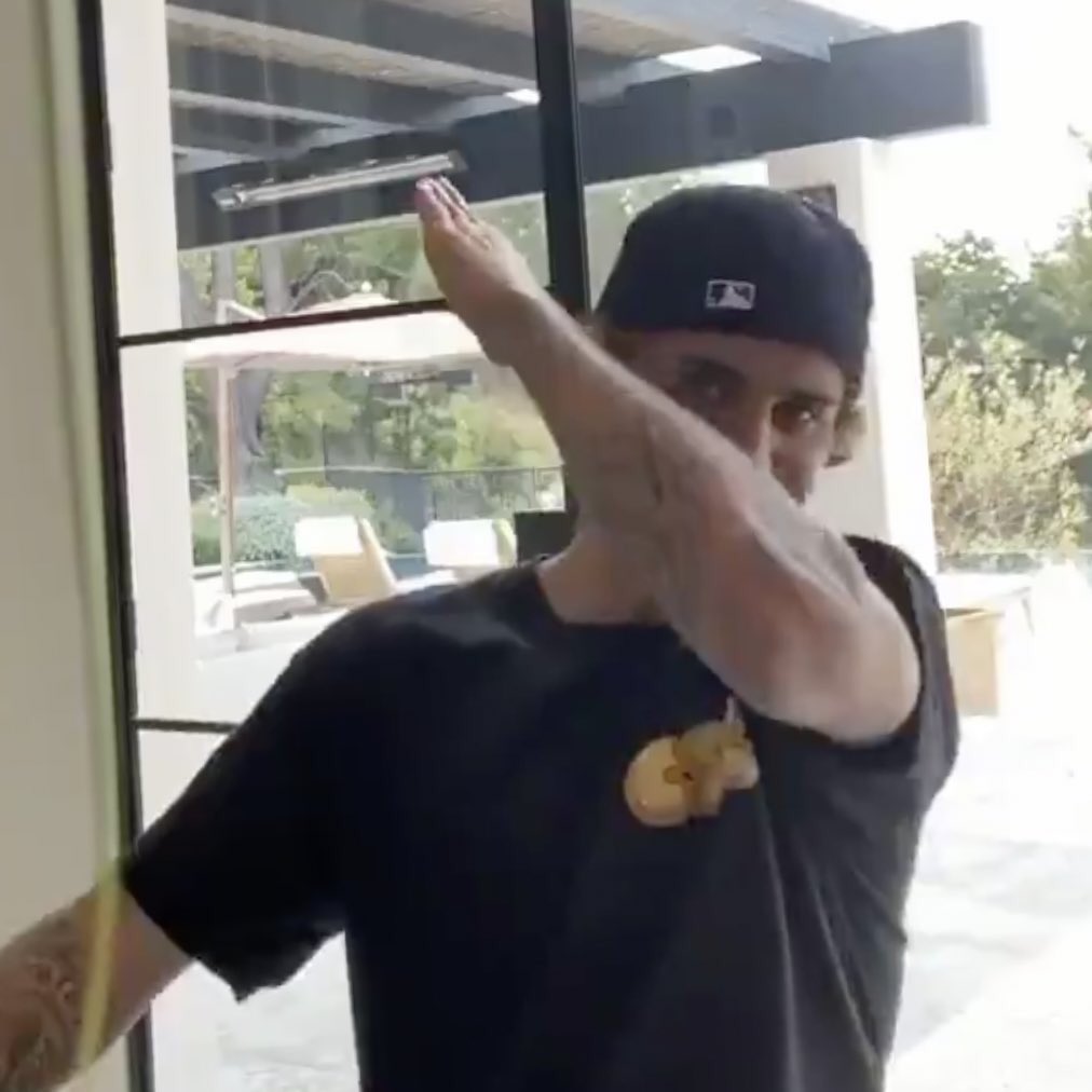 biebsreact's tweet photo. https://t.co/5uuB1zZreS