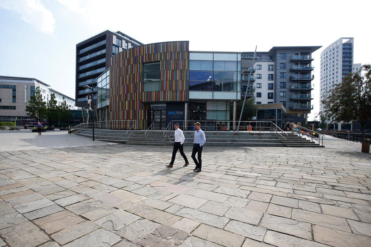 Great to see the <a href="/LeedsDock/">Leeds Dock</a> <a href="/DealTrakUK/">DealTrak</a> offices looking gorgeous in the backdrop of <a href="/PackedLunchC4/">Steph's Packed Lunch</a>! Welcome to your new home <a href="/StephLunch/">Steph McGovern</a>!
