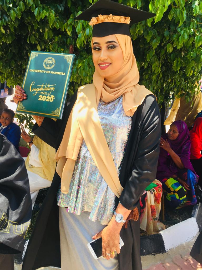 AsmaMouse's tweet photo. #Alhamdulillah
 Finally I'm done my first bachelor degree of #SocialWork. First I'm thankfull to Allah who allowed me to reach this level, secondly my beloved parents and my family as well as everyone who supported me encouraged me for that journey.
#classof2020 https://t.co/WdWaanqUDM
