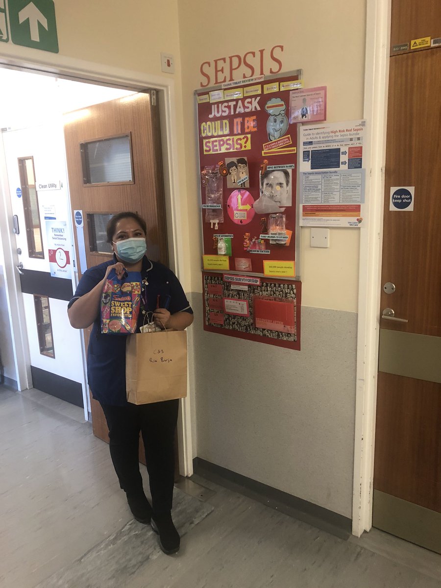bexx1111's tweet photo. Well deserved treats for our Deputy Ria today presenting her amazing sepsis board 😊 well done ria C53 ❤️@matron5154 @RheumatologyMe1@ https://t.co/iL2315hhRZ