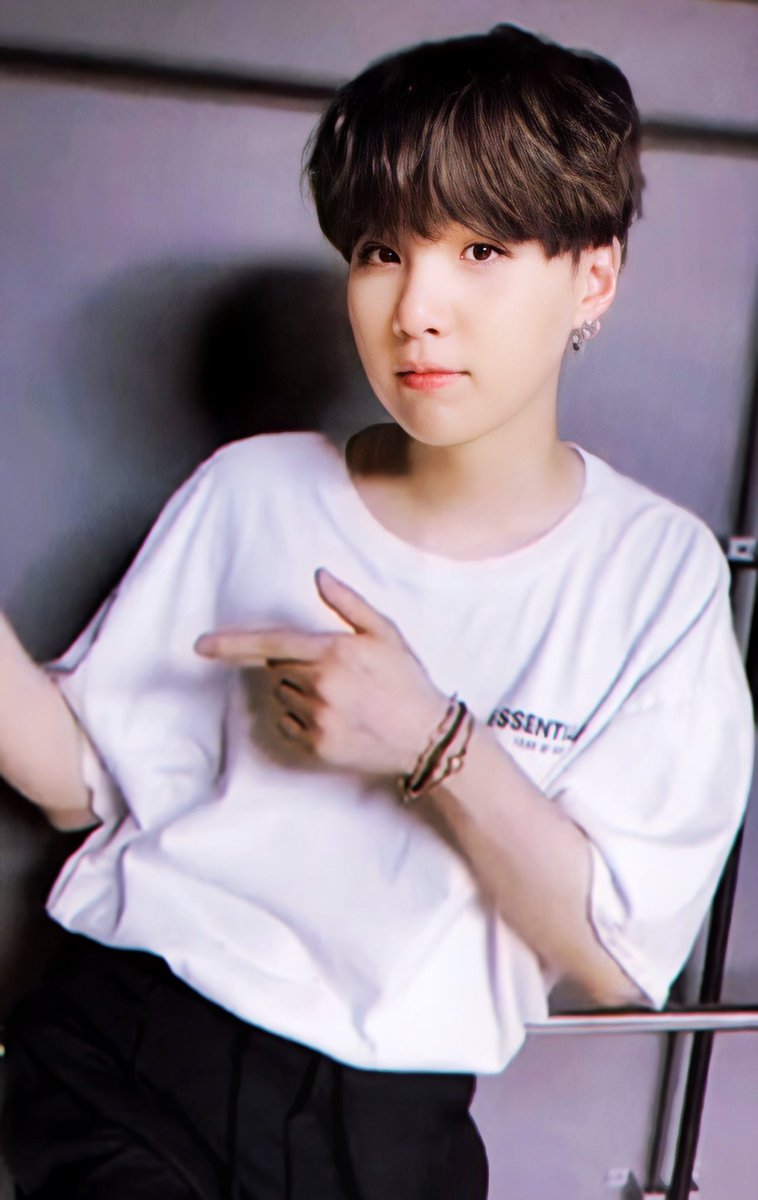 yoongisarchive's tweet photo. life is dynamite 🧨 https://t.co/kT5hh20V9B