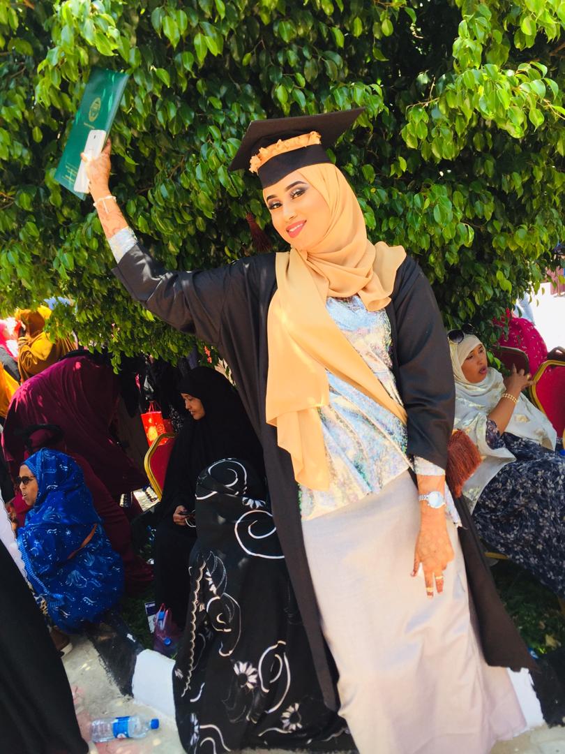 AsmaMouse's tweet photo. #Alhamdulillah
 Finally I'm done my first bachelor degree of #SocialWork. First I'm thankfull to Allah who allowed me to reach this level, secondly my beloved parents and my family as well as everyone who supported me encouraged me for that journey.
#classof2020 https://t.co/WdWaanqUDM