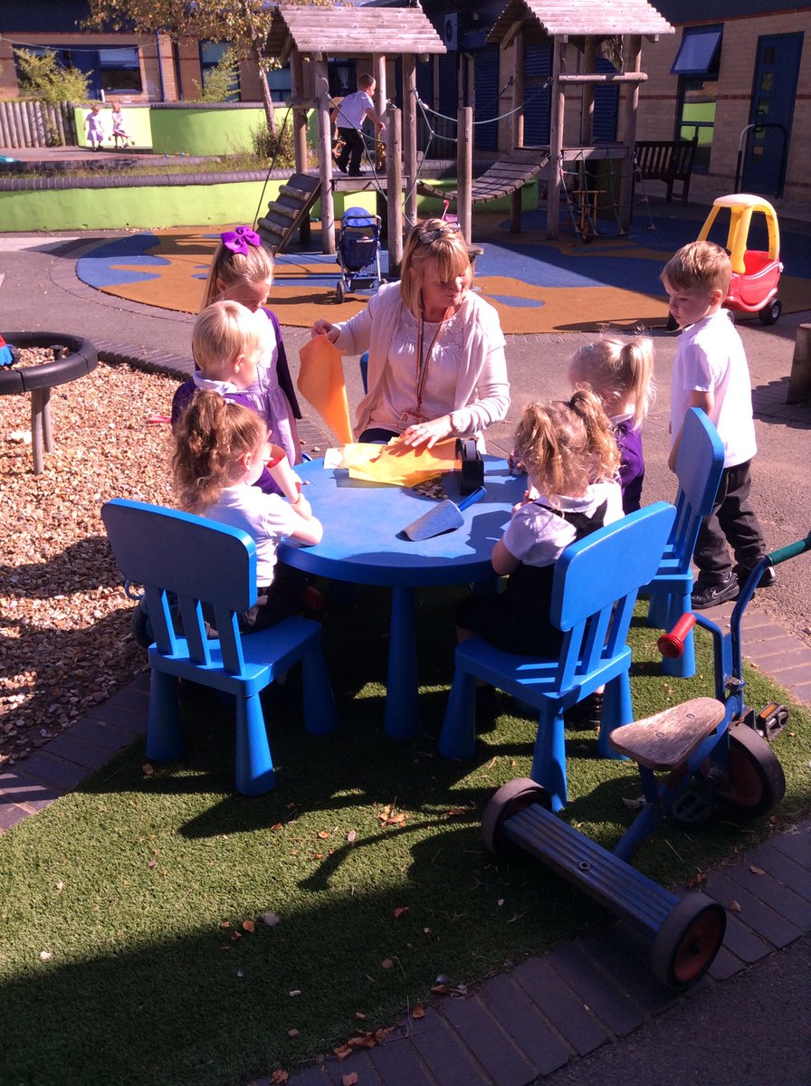 Nursery and Caterpillar are making ice creams to sell in our shop outside ☀️🍦<a href="/GrangeCaterpil2/">CaterpillarsGPS</a>