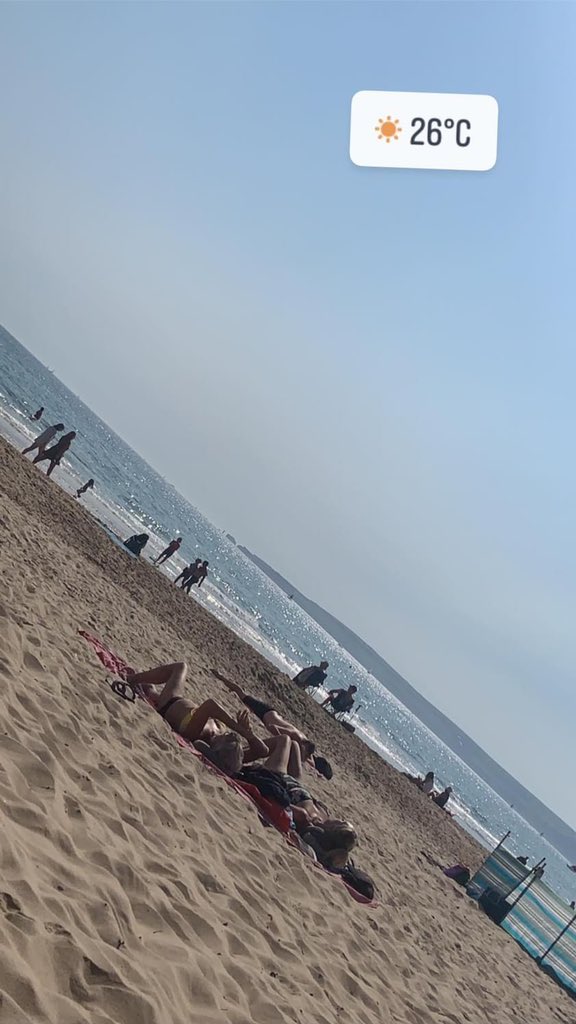 TiaKarlaa's tweet photo. Meant to be in Portugal but Beach Day in September makes it a bit easier 🙌🏼🌞 #weekoff https://t.co/d4iXCOhqvP