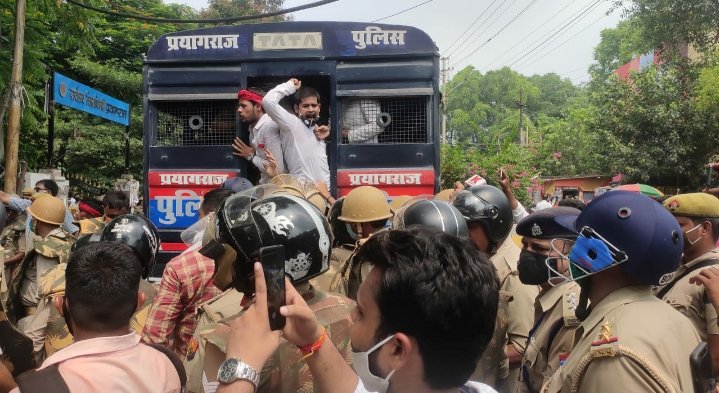 छात्र हित में सदैव तत्पर रहने वाले डीएलएड प्रदेश अध्यक्ष रजत सिंह की गिरफ्तारी निंदनीय है महोदय!
#रजत_सिंह_को_रिहा_करो
#रजत_सिंह_को_रिहा_करो
@DmPrayagraj
@SpPrayagraj
@PolicePrayagraj
@rajatsingh2017 @nirmal_N01 @Amancbsmss1416 @VivekyadVidrohi