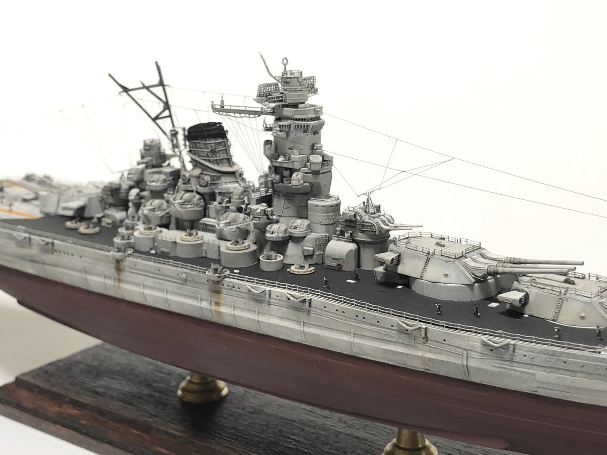 ポン酢 ピットロード 1 700 大和型戦艦二番艦 武蔵完成しました レイテ沖海戦時仕様ということで日本戦艦らしくない白さですが にしても黒甲板はかっこいいですね