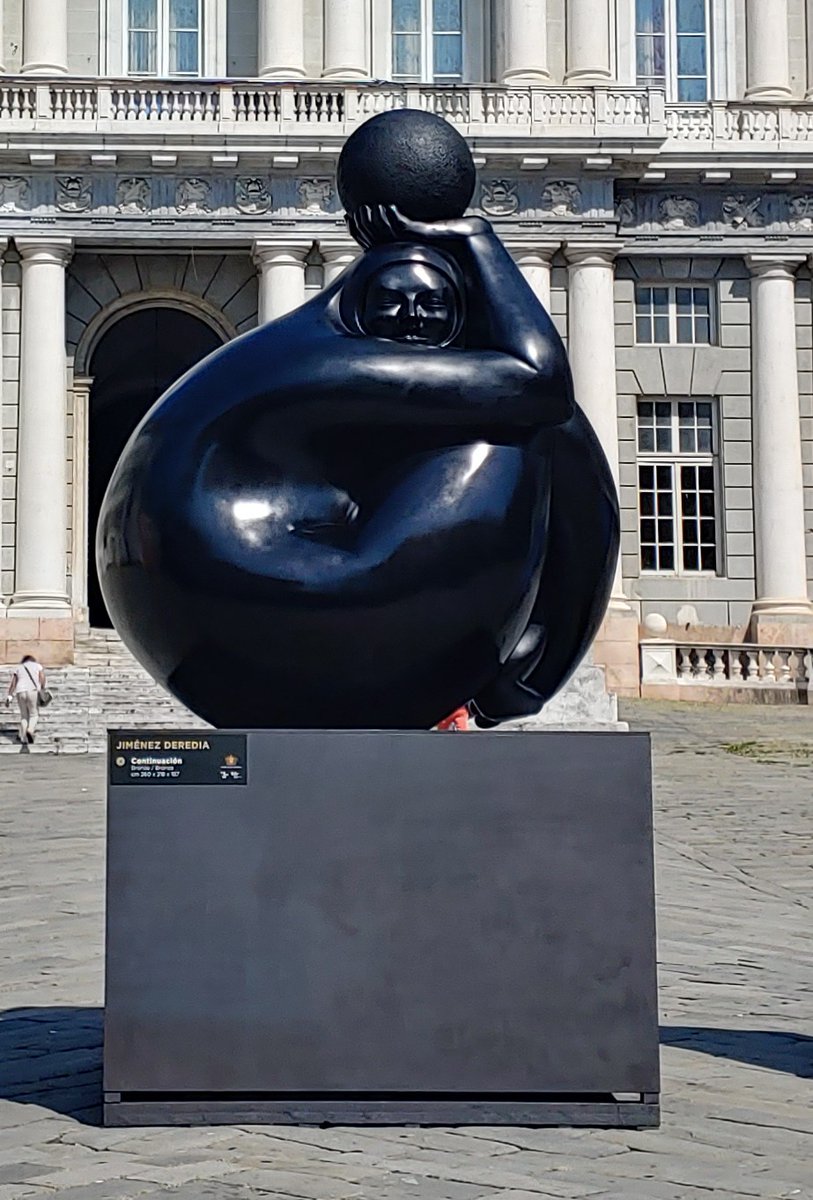 simo_valenti's tweet photo. Trovata per caso, ora voglio vedere tutte le altre!

@GenovaEventi @Genova4Tourist 

#piazzaMatteotti #Deredia #Genova #arte #Continuacion https://t.co/np9vslc3aH
