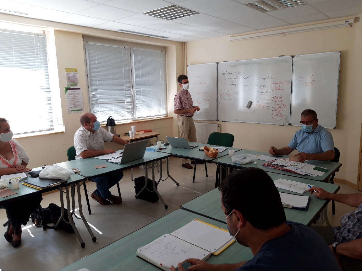 Quelle PAC après 2020 ? Les élus de la <a href="/chambagri19/">Chambre d'agriculture 19</a> étaient réunis ce matin pour évoquer l'avenir de la #PAC, grâce aux éclairages de Bertrand Dumas, chargé d'études Economie-Prospective à la Chambre régionale d'agriculture de #NouvelleAquitaine