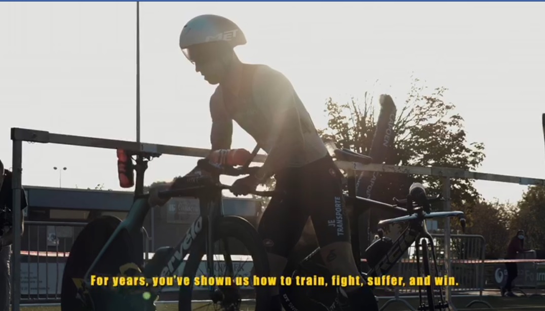 Mooi eerbetoon aan triatleet <a href="/fvanlierde/">Frederik Van Lierde</a>  #FocusWTV bit.ly/3hokKgA