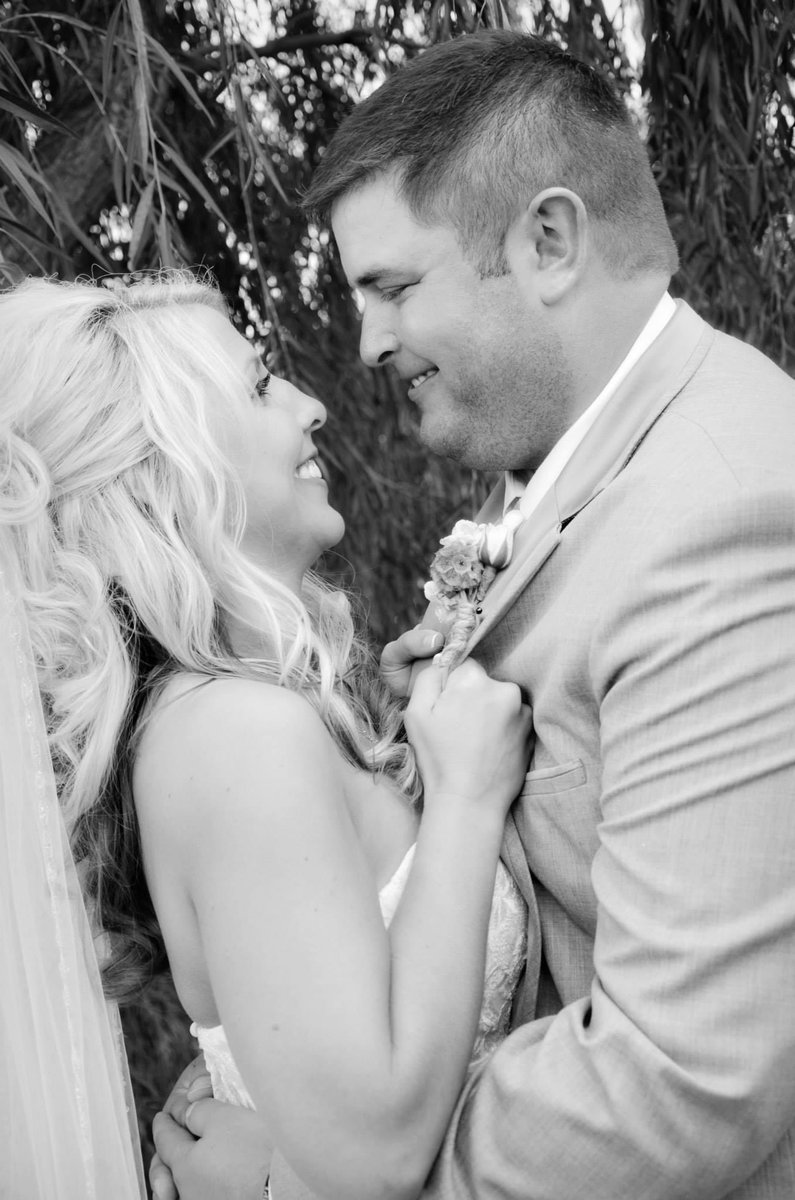 LeahRonning's tweet photo. Happy anniversary @bmronn02  14 years together, 7 married, 3 houses, 4 kids and a lifetime to go❤️ https://t.co/ynXEsAT5Er