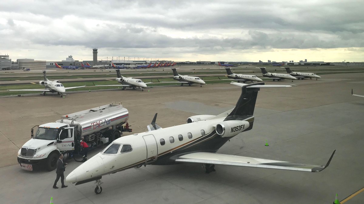 Flexjet's tweet image. Pretty little birds all in a row ready to ferry our #flightcrews to their flight assignments from our Project Lift Dallas hub at #ICAO #KDAL. 
#Phenom300
📸 by Flexjet Vice President of Red Label Programs Richard Handschuch