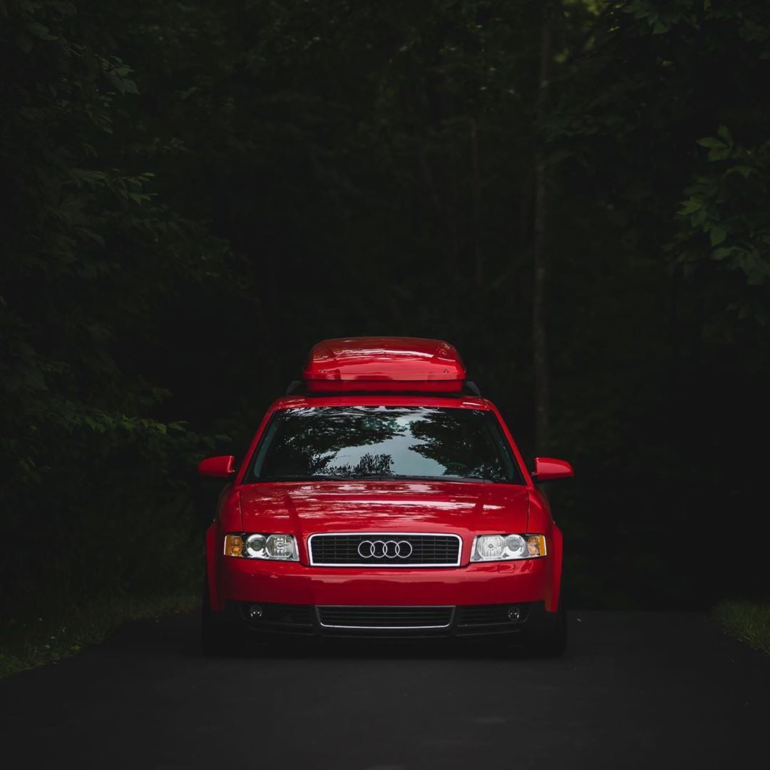 ECSTuning's tweet photo. Seeing red is pretty fantastic from time to time.

🏎️  @downhill_a4
📸  @yuroshek

#audi #audilove #a4 #s4 #car #modified #photo #photography #ilikeyourbox #airride #bagged #stance #stancedaily #viral #bagriders #b6society #audizine #ecstuning https://t.co/8Y8fkKsyry