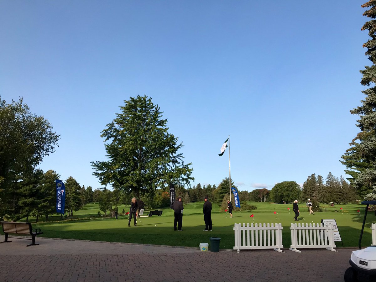 mack_knowles's tweet photo. Gorgeous morning here @RoyalOttawaGC for the @RBCPGAScramble Quebec Regional Final 🏌🏻‍♀️ @LincolnMotorCA @RBC https://t.co/QQ2xbuXiH9