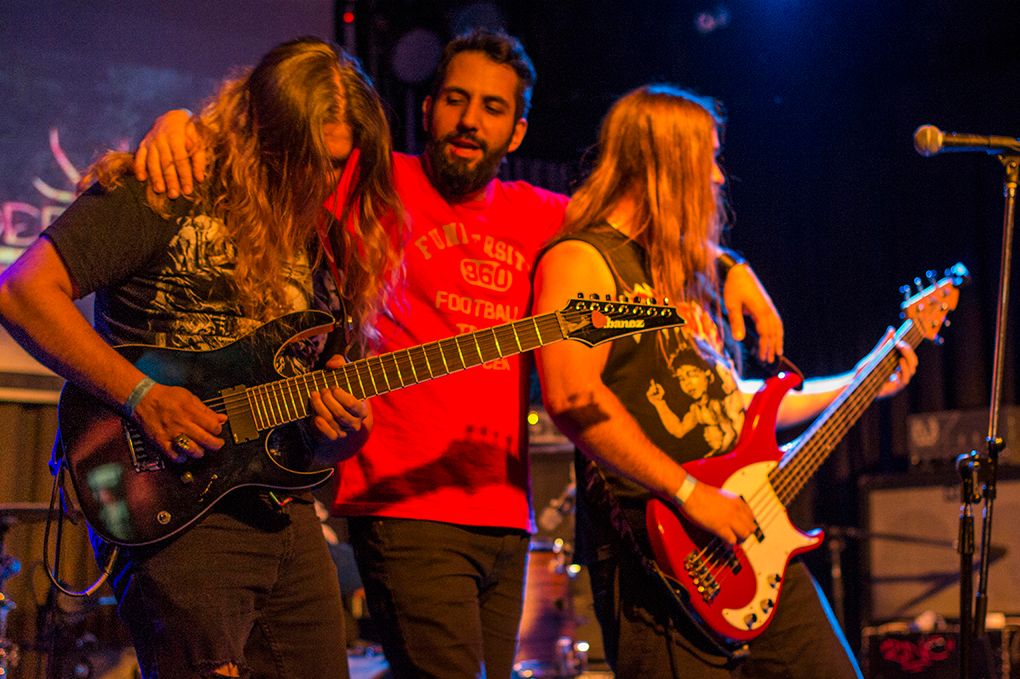 vanderfoguel's tweet photo. "No me importa lo que digan
no me importa lo que piensen
no me importa lo que sientan
no me importa lo que ven
Soy feliz, y yo así, estoy bien"(Soy hereje)

#vandefoguel #metal #metalargento #fotografia #photo #banda #band #argentina #metalband #lyrics #vivo #live #concert #show https://t.co/QDp8eurFzg
