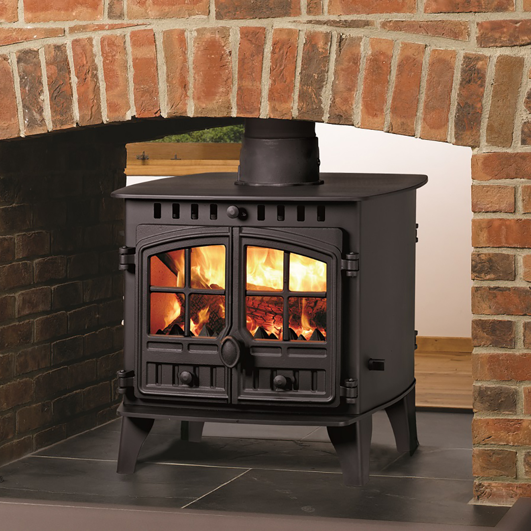 HunterStovesGrp's tweet photo. The Heralds were our first stove range; sturdy, traditional and with state-of-the-art firebox technology these stoves became some of the most popular wood burners in England.
They are still as popular as ever!
#woodstove #interiordesign #ukstoves #hunterstoves #heraldstoves https://t.co/WWPX2IQGzz
