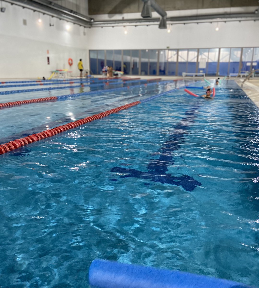 Colegio_Helade's tweet photo. Cosas que nos hacen felices:

👉🏻 Las clases de Natación ✅

🙂 Nuestros alumnos de #EducaciónInfantil retoman la Piscina para seguir disfrutando y aprendiendo en el agua. 

🔸Grupos reducidos y separados🔸
🔸Máxima seguridad🔸 

 #vueltaalcole2020   
#SomosHélade #Boadilla https://t.co/uwmyzcilGl