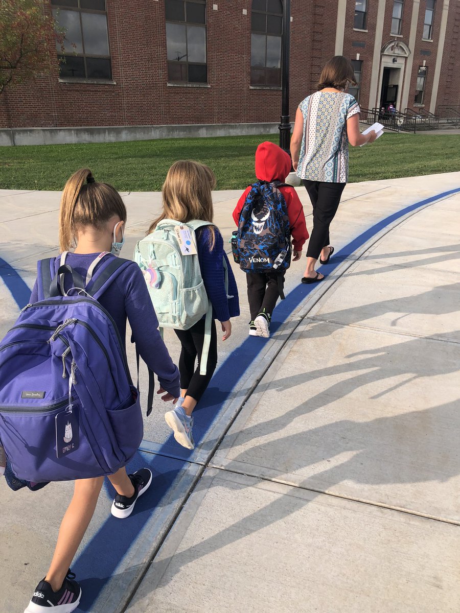 VictorSchools's tweet photo. Round two! Week two!
#MondayMotivation #VCSStrong https://t.co/YF6nPp3IsW