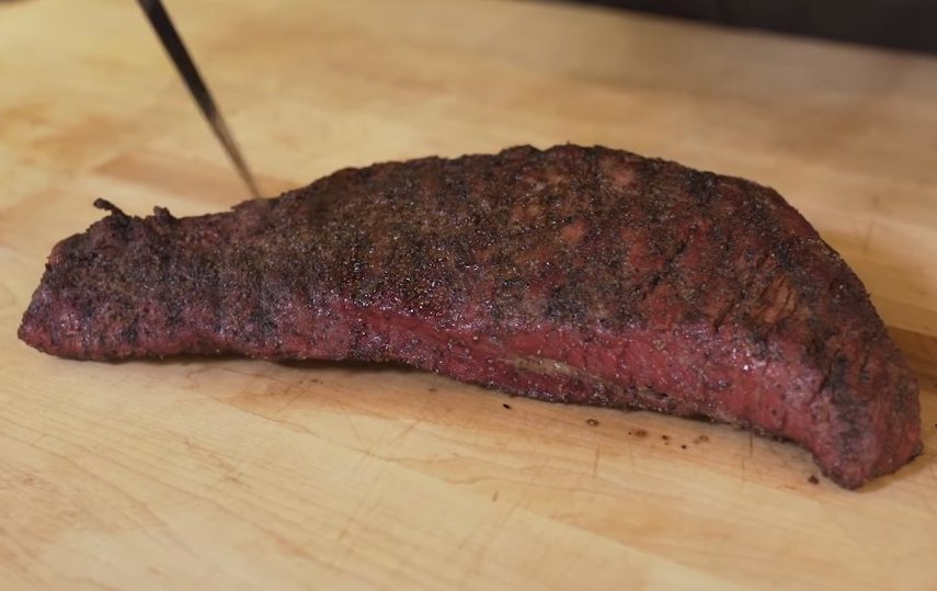 SmokeGears's tweet photo. How to cut Tri-Tip: https://t.co/LRnMNB4huI

#tritip #tritipsteak #tritips #howtocut #howtocuttritip #smokegears https://t.co/6AGpjhcQZ7