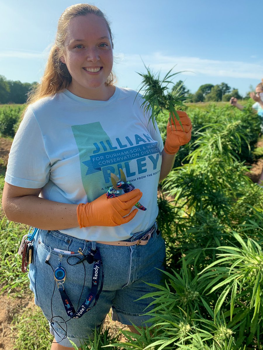 JillianLeeRiley's tweet photo. Hemp is legal, hemp is a cannabis plant, therefore cannabis is legal 🤔😏 Hemp is a sustainable plant that can be transformed into clothes, oils, or food. We can build a movement to full cannabis legalization and end the criminalization of marijuana💚🌿
#votejillianriley #hemp https://t.co/mtqpEChyiq