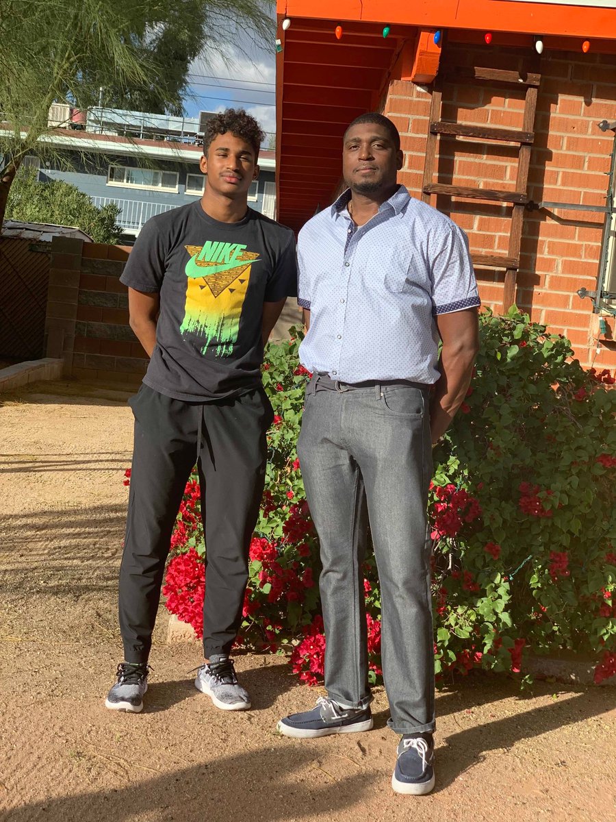ArizonaDynasty's tweet photo. Happy Birthday To My Wonderful Son. No matter how big you get or how far you go, I'll always be here, right beside you. ... Happy 19th Birthday Khalid Mailk Whitaker. Happy birthday 🎉🎊🎁🎈🎂 @K_Hoops11 https://t.co/ddbENT2ruc