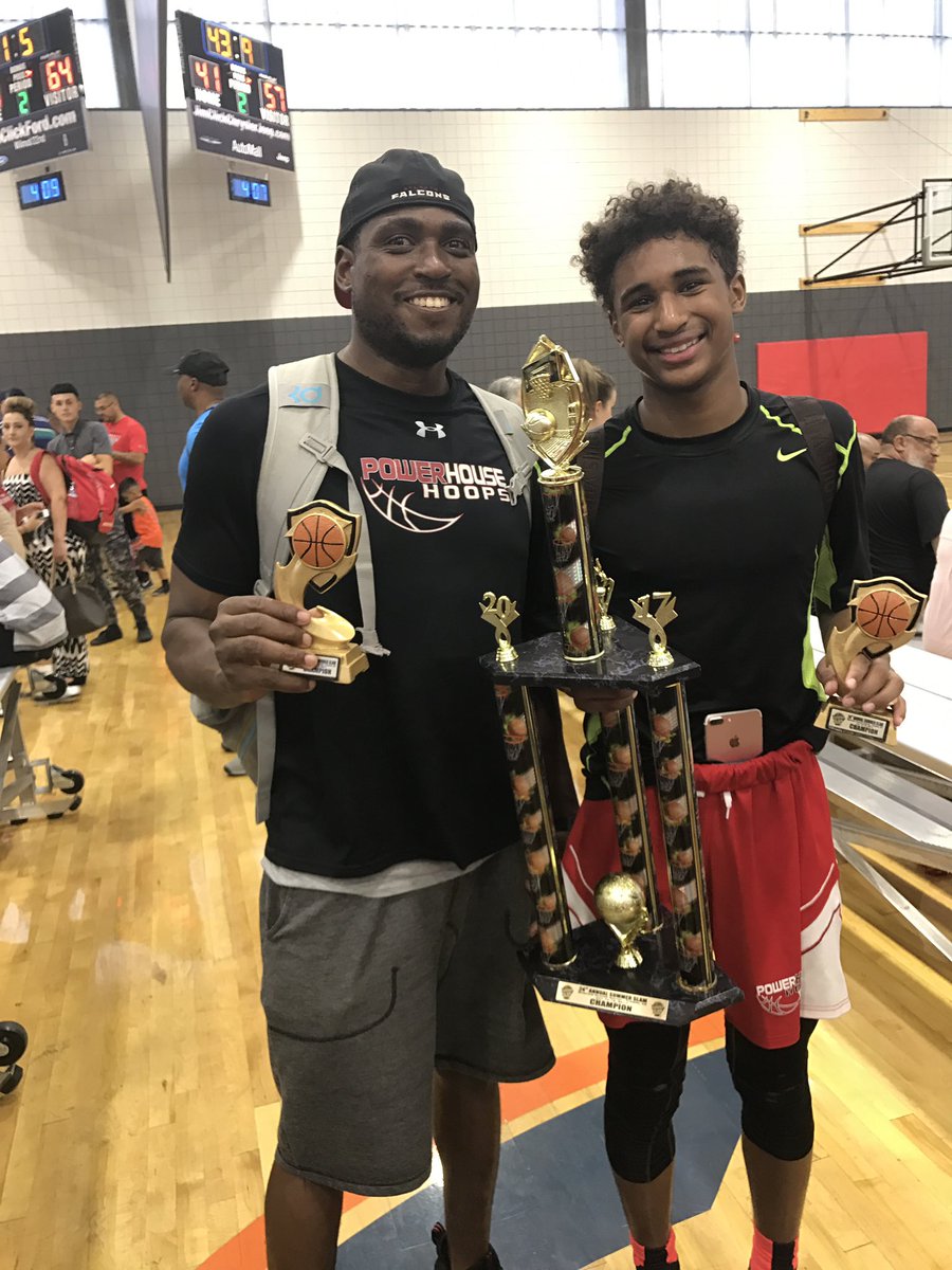 ArizonaDynasty's tweet photo. Happy Birthday To My Wonderful Son. No matter how big you get or how far you go, I'll always be here, right beside you. ... Happy 19th Birthday Khalid Mailk Whitaker. Happy birthday 🎉🎊🎁🎈🎂 @K_Hoops11 https://t.co/ddbENT2ruc