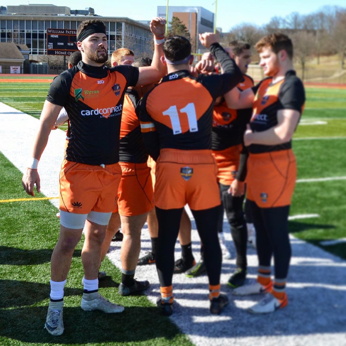 Huddle up and attack the week as one 💪