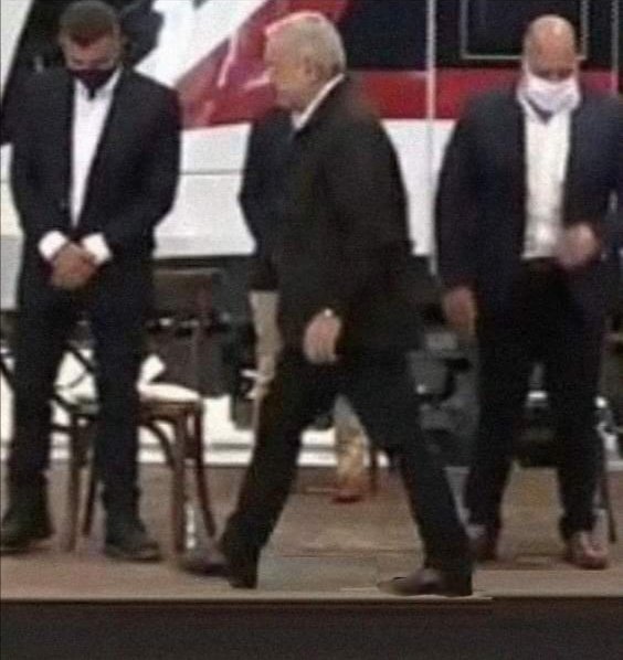 AleCuore_'s tweet photo. QUE TENDRÁ EL PRESIDENTE AMLO, QUE HASTA LAS BESTIAS LE HACEN REVERENCIA ??? 🤭
LES LEO ..... https://t.co/uiuP2QGSBe