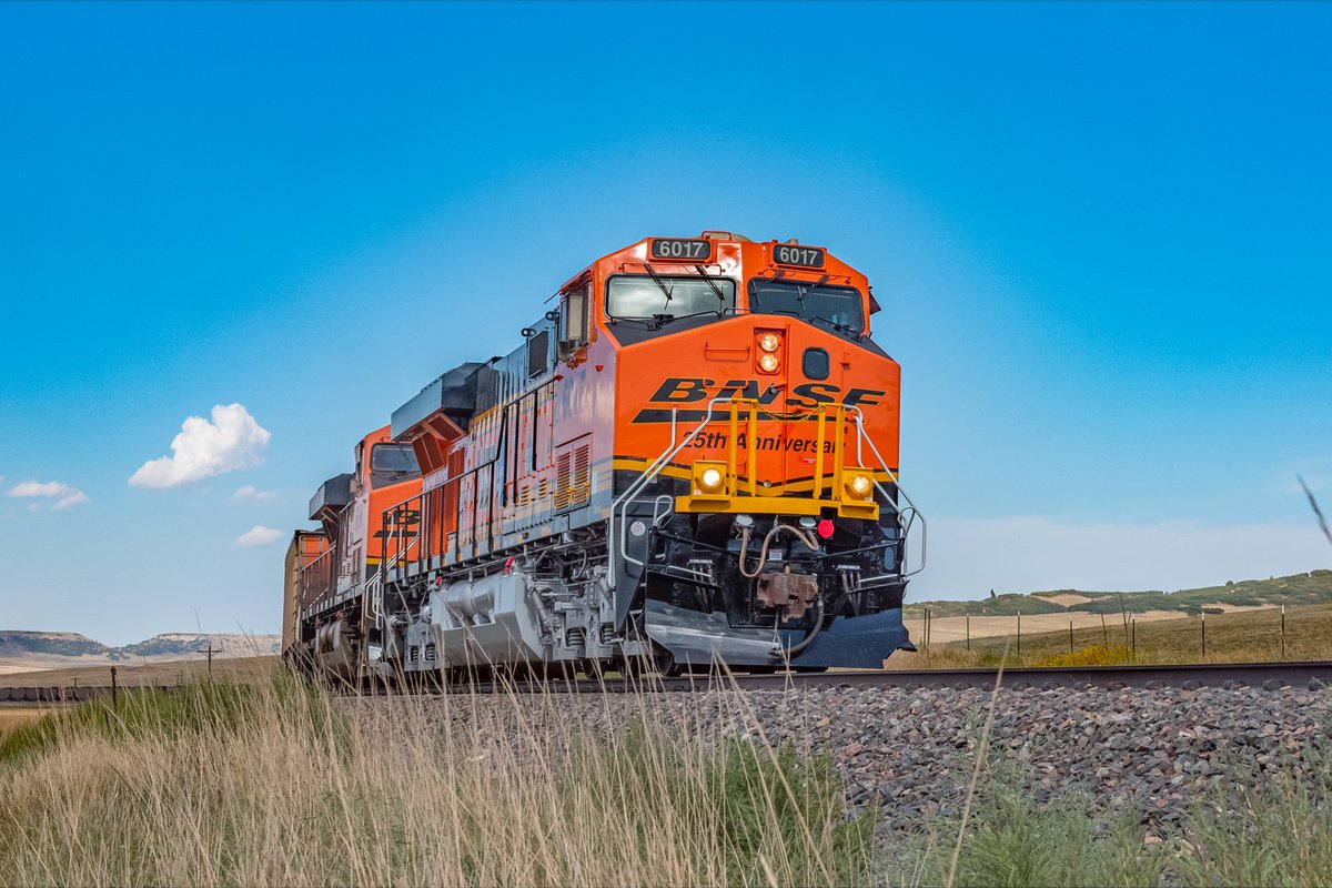 844useonly's tweet photo. #bnsf #coloradotrains #Trains #RailfanandRailroad #swoosh #jointline #logistics #railroad #explore #photography #movingamerica #railfan #BNSFHeritage #burlingtonroute #northernpacific #SantaFe #greatnorthernrailroad #Frisco #bnsfrailway #railfan #TRAIN #BNSF25thAnniversary https://t.co/lUxN3J7EP0