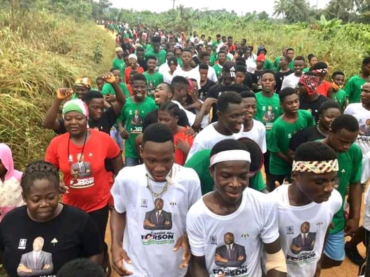 PebblesBroken's tweet photo. Umbrella can't stop rain, but make us stand in rain. Confidence may not bring success, but gives power to face any challenge in life @Cassielforson
#GoForJM
#RetainAtoForson
#CRinFoucs @theophiluskof10 @caroline4real @aamoako___ @Nikkisamonas @AdamuMalik9 @AVOO54034779 https://t.co/GydpKNCxM2