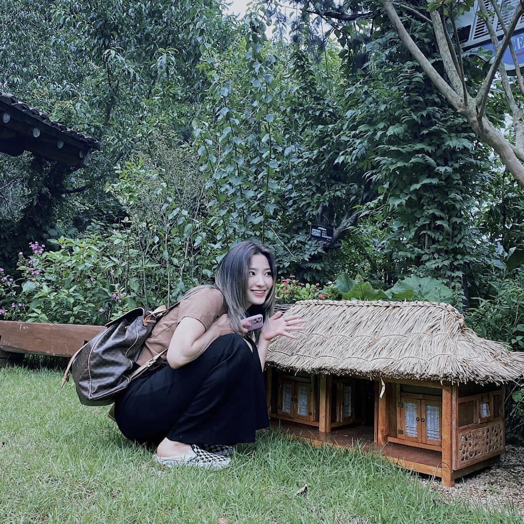 lTZYRJ's tweet photo. In the midst of your hectic schedules, there are things that you shall never forget. Treat yourself well and take some rest. Go out to see the greens that surround you, for the nature shall heal you—for it'll help you recover from all the extreme burnouts. https://t.co/seXqoj0nhD