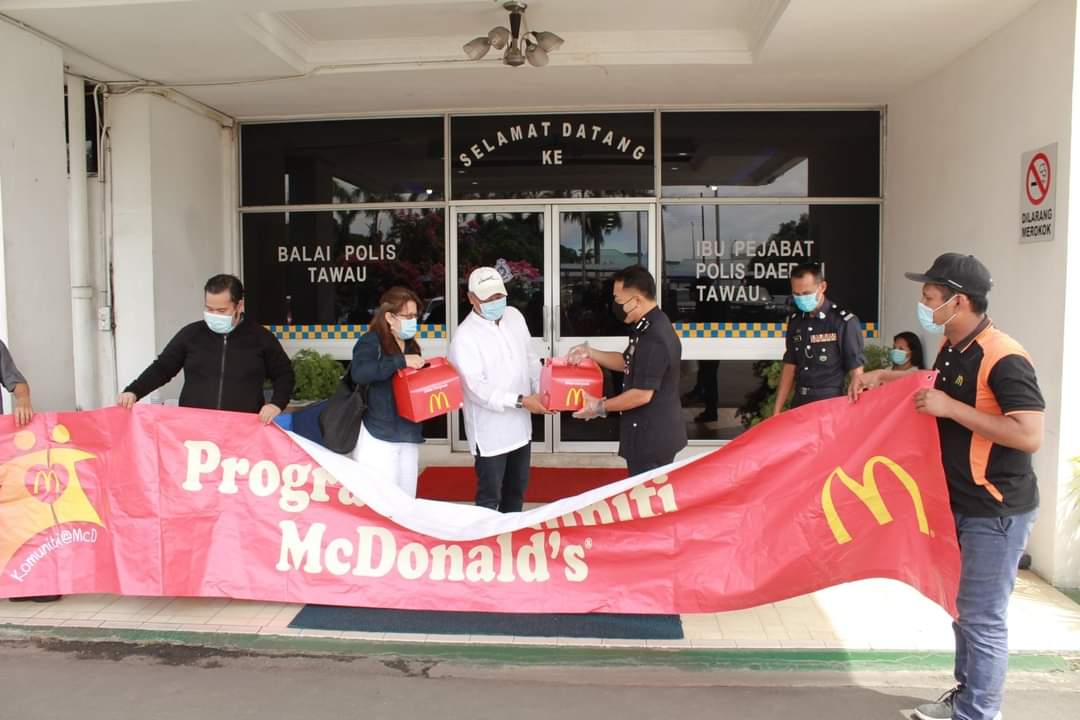 ipd_tawau's tweet photo. McDonald's Malaysia cawangan Tawau mengambil inisiatif dalam usaha memberikan sokongan kepada tugas barisan hadapan melalui sumbangan makanan untuk petugas IPD Tawau melalui Program Komuniti McDonald’s di IPD Tawau, pagi Tadi. https://t.co/VLpST3CHvw