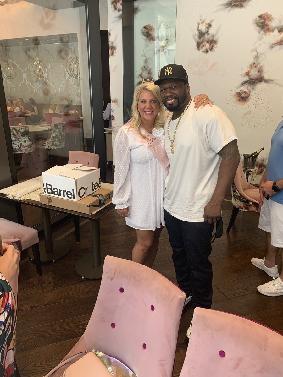 TheBullHouston's tweet photo. Mo was throwing a bridal shower for our friend, Tracy - when they noticed 50 Cent, who then noticed them &amp; came and joined the party!  Here is the picture we mentioned on air!  #GoShawty #MrCent #GeorgeDoesntGetToHashtagsAnymore https://t.co/q17cf8O9E1