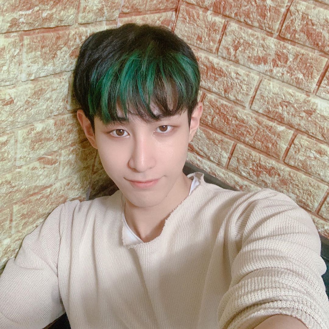 HosungBrazil's tweet photo. [📷] 14.09.20 #IG
 • Atualização no Instagram oficial do Lou (@/lou.vav)!
Vampz, gostaram do showcase hoje? Sinto muito que não pudemos nos ver pessoalmente mas, hoje também, muito obrigado~ 🤗🤗

#vav #Online #Showcase #Corona #VáEmbora.. #Vampz #TeAmo #made42 https://t.co/bSZJpCDWgu