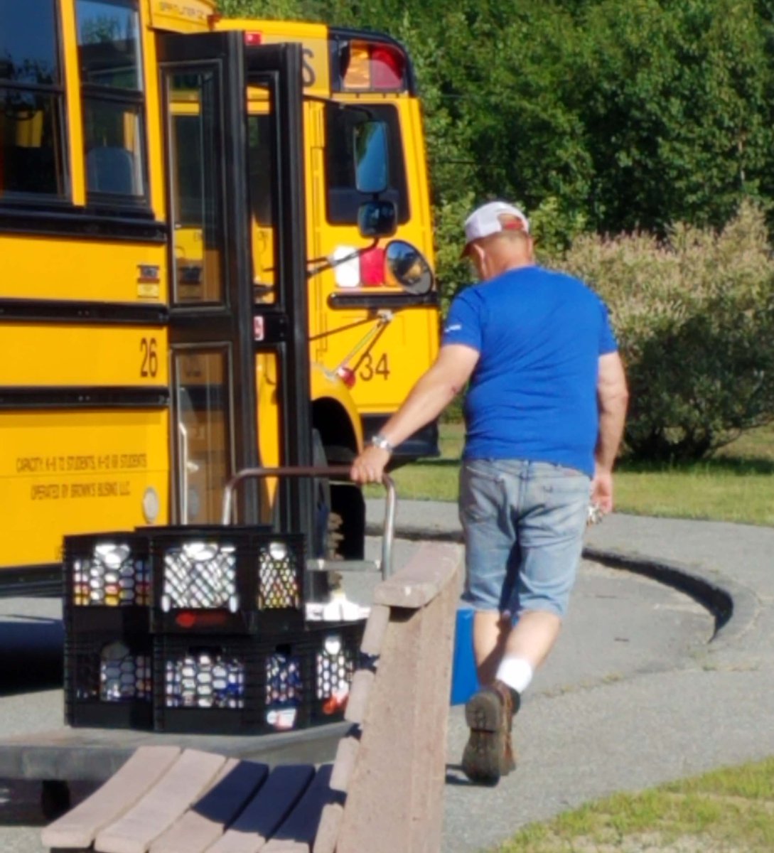 FullPlatesMaine's tweet photo. School meal distribution is more complicated than everLast week, Deer Isle-Stonington Food Service Coordinator, Sheila Nevells, was granted $1,500 from Full Plates to purchase at least 4 carts in order to deliver meals to classrooms this fall. #feedkidsmaine #fullplates https://t.co/RxwFDsjWKw