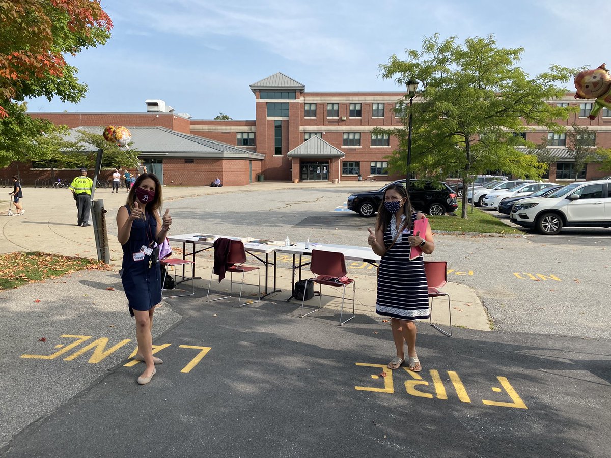 ChenerySchool's tweet photo. Meeting and greeting @ChenerySchool! #cmscommunity #safteyfirst https://t.co/jBdjVc196C