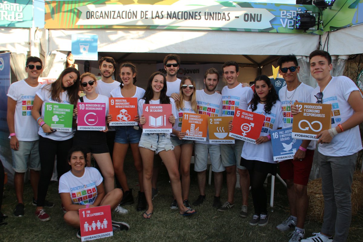 ONUArgentina's tweet photo. ¿De qué manera crees que la ONU puede ayudar al Desarrollo Sostenible del país de aquí a 5 años? Nos interesa tu opinión para la elaboración de nuestro plan estratégico de apoyo a la Argentina que está en elaboración. Ingresá a: https://t.co/xi1DAG14Aa https://t.co/TRFKdzbmrc