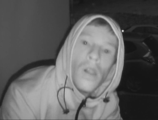 Do you recognise this man?

He is suspected of an attempted burglary in Shepton Mallet on Wednesday 15th July.

ow.ly/xmN950Bq26r