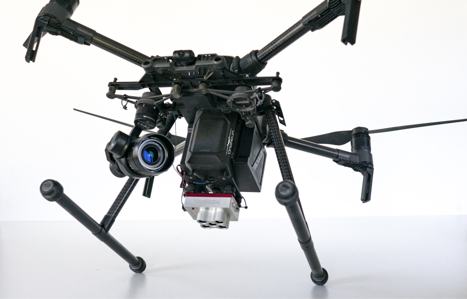 drone_ua's tweet image. Несколько новых дронов с сенсорами RedEdge-MX  отправляются в поля. До встречи в полях! Комплексные решения - только в DroneUA
#DroneUAProjects #enterprise #agriculture