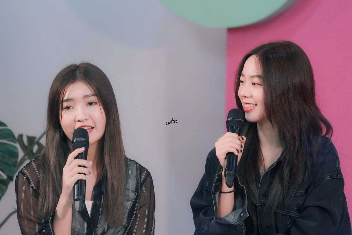 2wmtre's tweet photo. มาแน้ววววววว #PunBNK48 #JennisBNK48 #LYRA 😗 https://t.co/sGJCXBvx7t