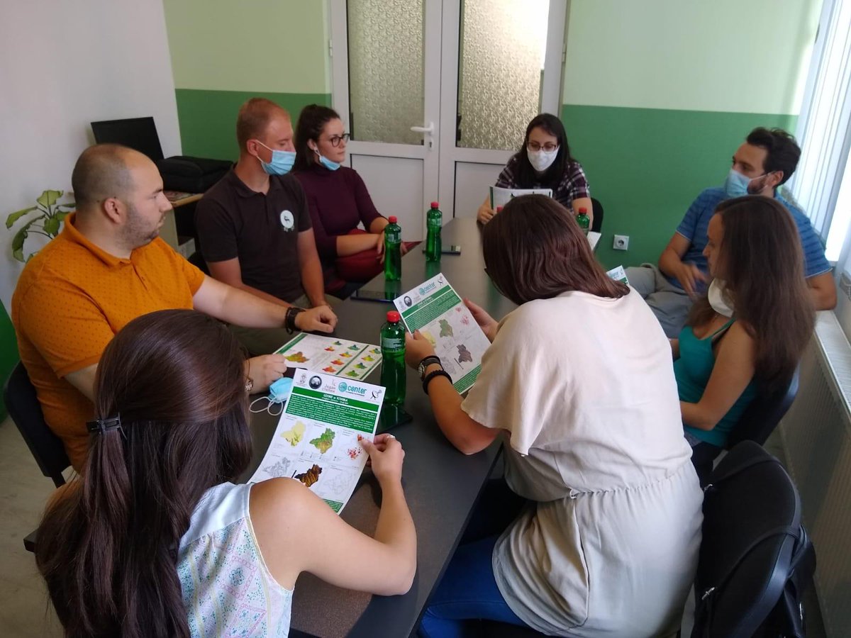 crnog1's tweet photo. Ovaj put sadimo stabla!!! Projekat "Pokreni se za klimu" u saradnji sa @scs_foundation i @jedanstepen 
@MinistarstvoZZS https://t.co/APGPfDZVLv