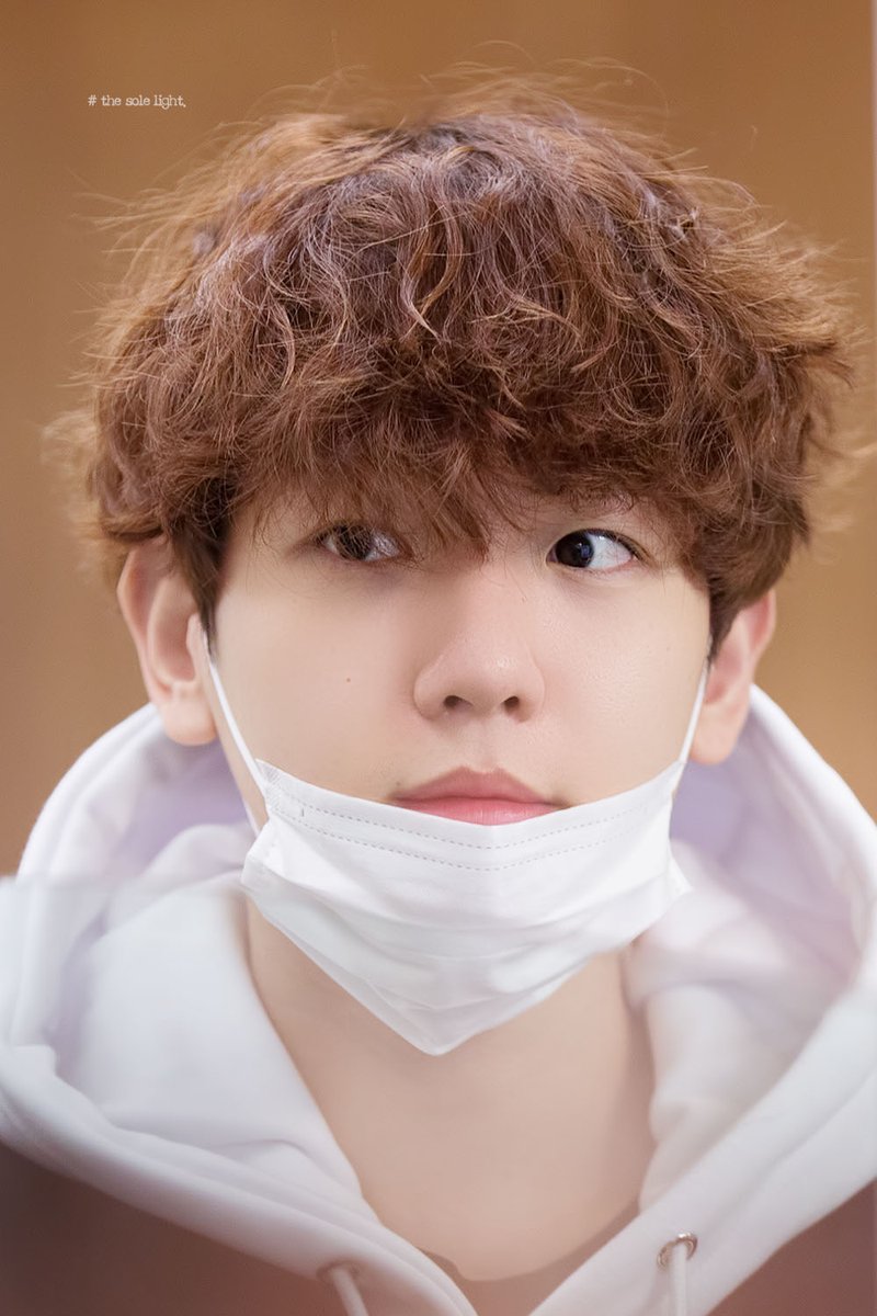 uwubyun's tweet photo. What the heck, he is literally Baekhyun https://t.co/zzAcxE0SXZ