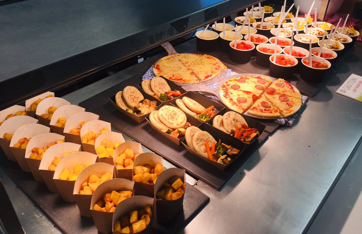 JohnCP_Connolly's tweet photo. Food is looking really great at Rainhill for lunch today ... Pasta, pizza, Cajun veg naan breads &amp; loadsa panini’s &amp; wraps plus lots &amp; lots of fresh fruit &amp; veg 😋 Well done guys - smashed it 👍👍👍@mellorscatering @marklyons151162 @DBNutrition_ @devchefmickey @scotthickman61 https://t.co/sKMiLZ3PGY